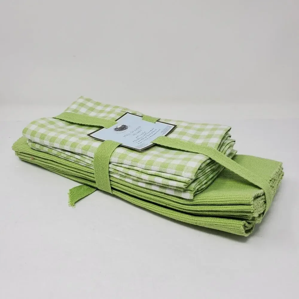 Well Dressed Home  Placemats Napkins 8 pc set Green and white checkered